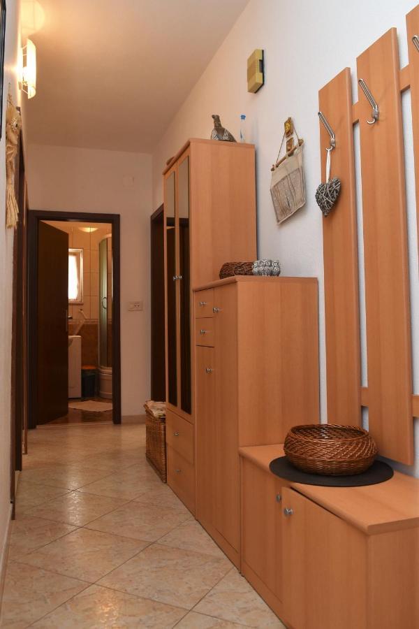 Apartment Manigo Supetar Exterior foto